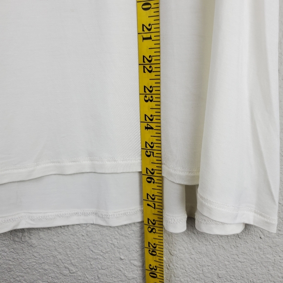 {Tua} White and Blue Short Sleeve V-Neck - Picture 3 of 6